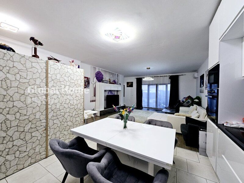 Tunari, vila 136 mp, curte 145 mp, centrala proprie.